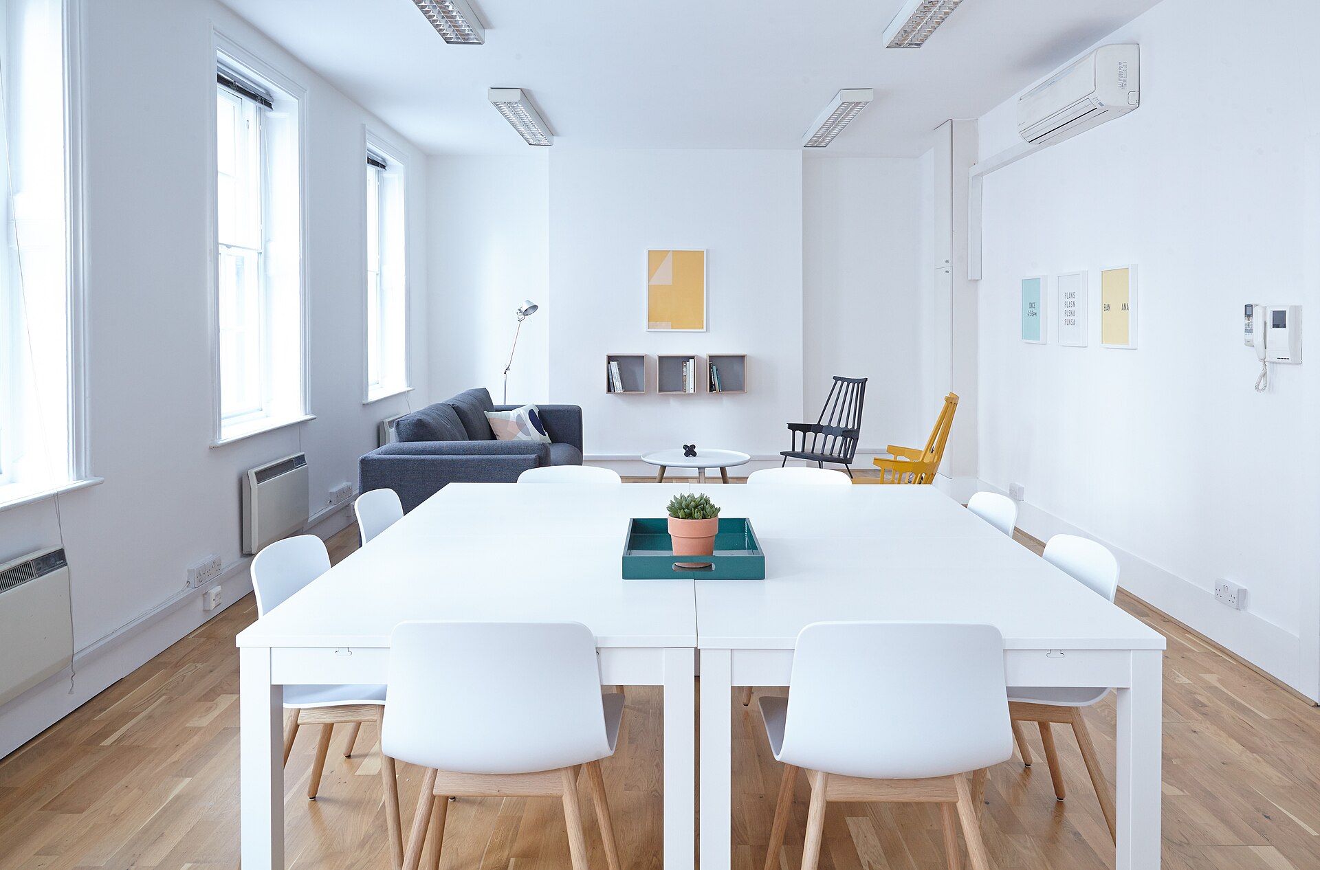 PoE I/O modules for buildings: power and data over one cable